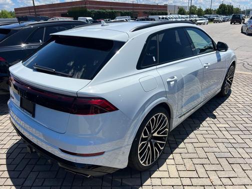 Glacier White Metallic 2026 Audi SQ8 4.0T Premium Plus