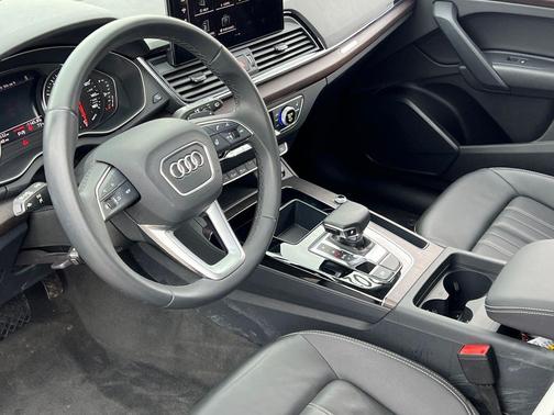 Chronos Gray Metallic 2023 Audi Q5 45 S line Premium
