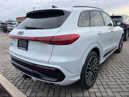 2025 Audi SQ5 3.0T Premium Plus