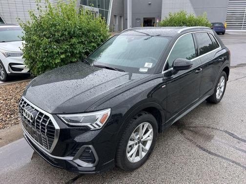Mythos Black Metallic 2025 Audi Q3 Premium 45 TFSI S line quattro Tiptronic