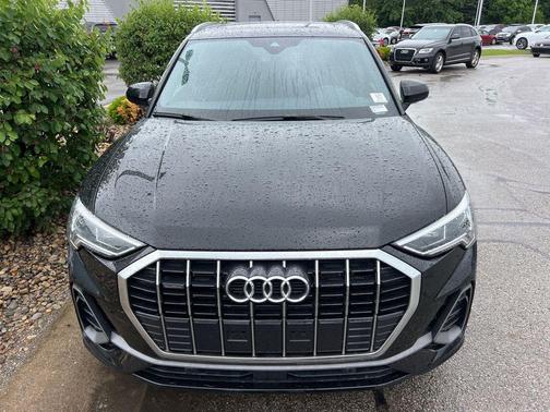 Mythos Black Metallic 2025 Audi Q3 Premium 45 TFSI S line quattro Tiptronic