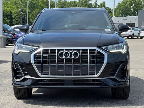 Mythos Black Metallic 2025 Audi Q3 Premium 45 TFSI S line quattro Tiptronic