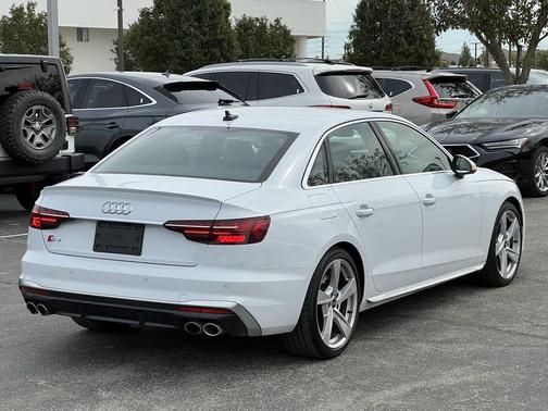 2024 Audi S4 Premium Plus TFSI quattro Tiptronic