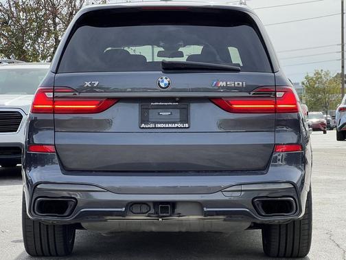 2021 BMW X7 M50i
