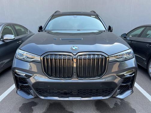 2021 BMW X7 M50i