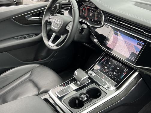 2025 Audi Q7 55 Premium