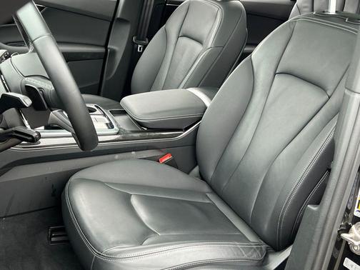 2025 Audi Q7 55 Premium