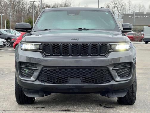 2022 Jeep Grand Cherokee Altitude