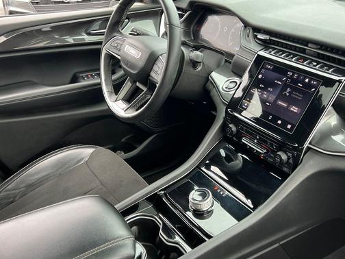 2022 Jeep Grand Cherokee Altitude