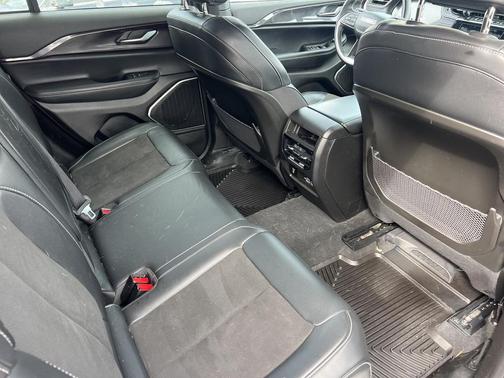 2022 Jeep Grand Cherokee Altitude