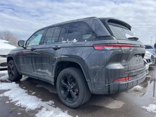 2022 Jeep Grand Cherokee Altitude