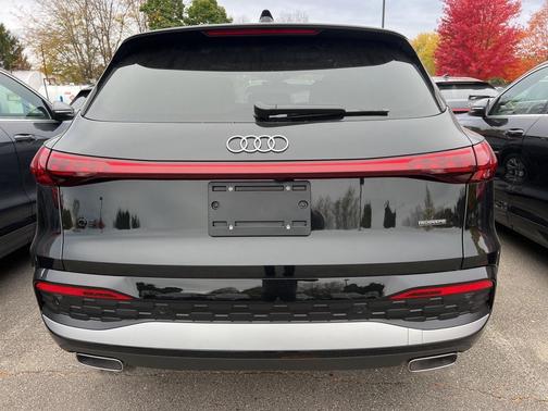 2025 Audi Q5 Premium TFSI quattro S tronic