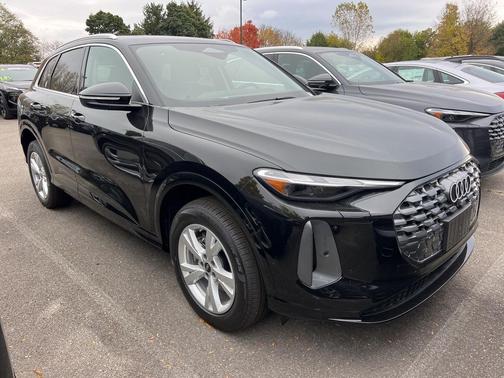 2025 Audi Q5 Premium TFSI quattro S tronic