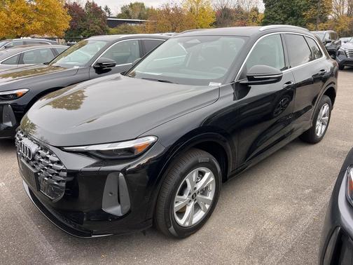 2025 Audi Q5 Premium TFSI quattro S tronic