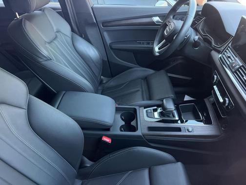 2023 Audi Q5 45 S line Premium Plus