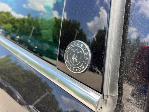 Deep Black 2017 Volkswagen Touareg V6 Wolfsburg Edition