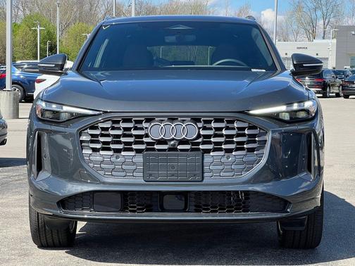 Tambora Gray Metallic 2025 Audi Q5 Premium Plus TFSI quattro S tronic