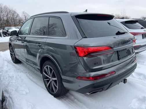 2026 Audi Q7 45 Premium Plus