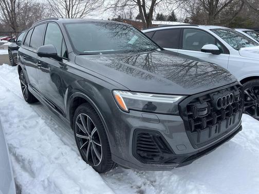 2026 Audi Q7 45 Premium Plus