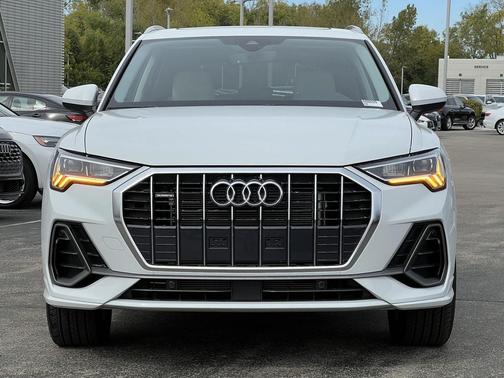 2025 Audi Q3 Premium 45 TFSI S line quattro Tiptronic