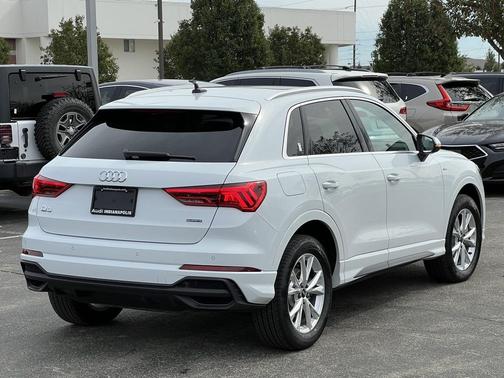 2025 Audi Q3 Premium 45 TFSI S line quattro Tiptronic