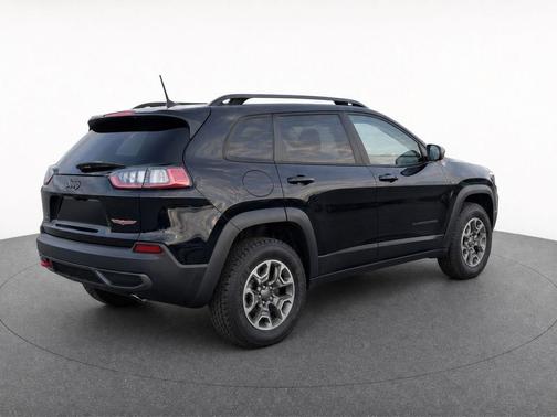 Diamond Black Crystal Pearlcoat 2022 Jeep Cherokee Trailhawk
