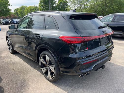 Mythos Black Metallic 2026 Audi SQ5 3.0T Premium Plus