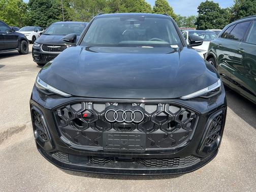 Mythos Black Metallic 2026 Audi SQ5 3.0T Premium Plus