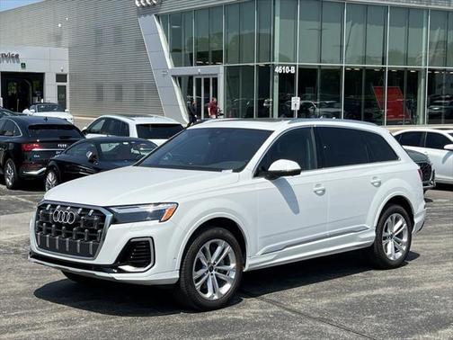 2025 Audi Q7 55 Premium Plus