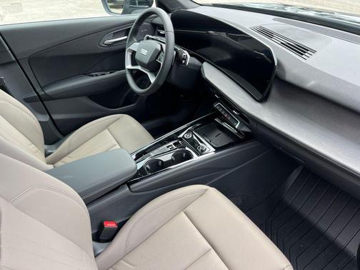 Mythos Black Metallic 2026 Audi Q3 TFSI quattro S tronic