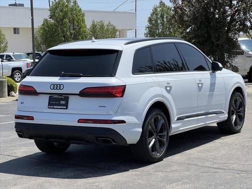 2025 Audi Q7 55 Premium Plus