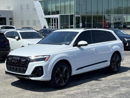 2025 Audi Q7 55 Premium Plus