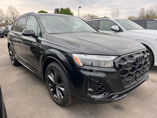 Mythos Black Metallic 2026 Audi Q7 55 Prestige