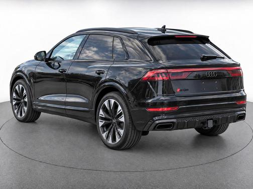 Mythos Black Metallic 2025 Audi Q8 55 Premium Plus