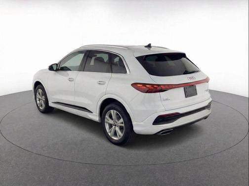 2025 Audi Q5 Premium TFSI quattro S tronic
