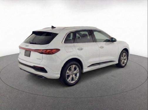 2025 Audi Q5 Premium TFSI quattro S tronic