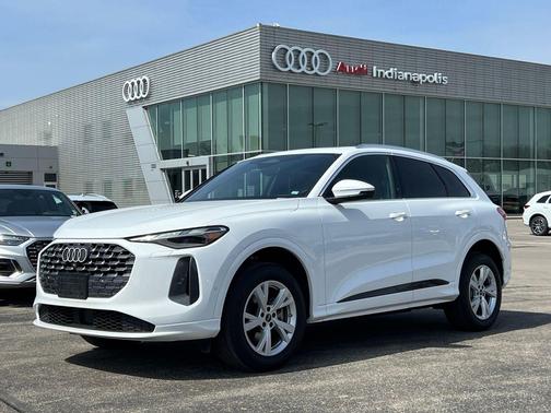 2025 Audi Q5 Premium TFSI quattro S tronic