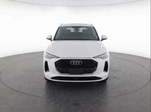 2025 Audi Q5 Premium TFSI quattro S tronic