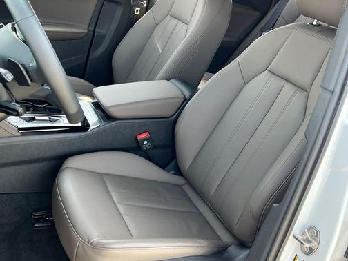 2025 Audi Q5 Premium TFSI quattro S tronic