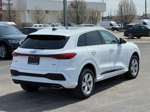 2025 Audi Q5 Premium TFSI quattro S tronic