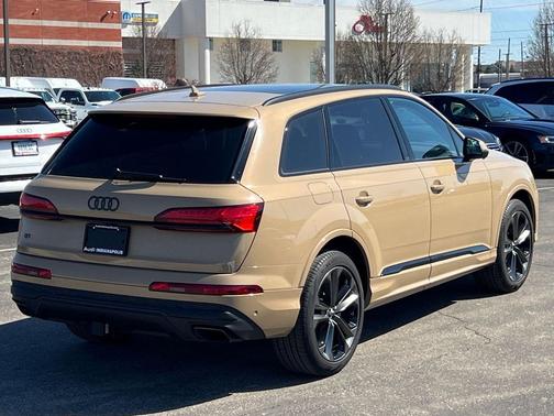 2025 Audi Q7 55 Premium Plus