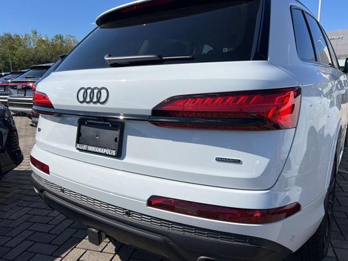 2026 Audi Q7 45 Premium Plus
