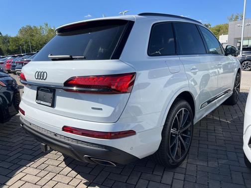 2026 Audi Q7 45 Premium Plus