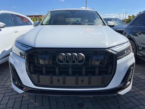 2026 Audi Q7 45 Premium Plus