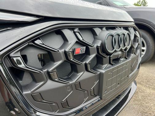 Mythos Black Metallic 2026 Audi SQ5 3.0T Premium Plus