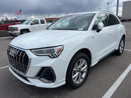 2025 Audi Q3 Premium 45 TFSI S line quattro Tiptronic