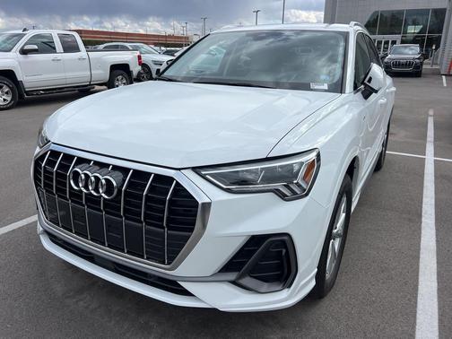 2025 Audi Q3 Premium 45 TFSI S line quattro Tiptronic