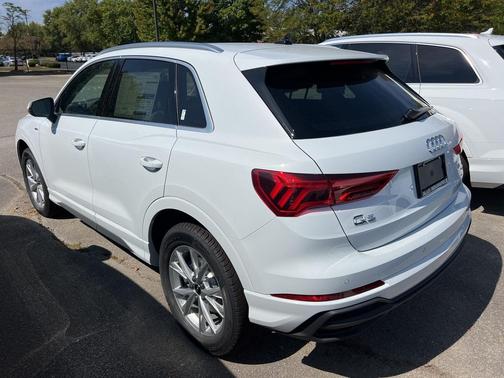 2025 Audi Q3 Premium 45 TFSI S line quattro Tiptronic