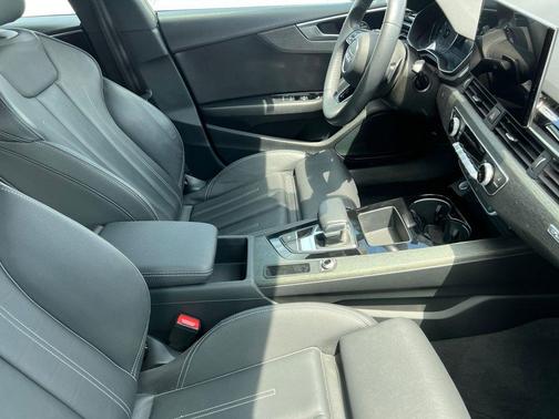 Daytona Gray Pearl Effect 2023 Audi A5 Sportback 45 S Line Premium