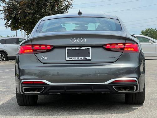 Daytona Gray Pearl Effect 2023 Audi A5 Sportback 45 S Line Premium